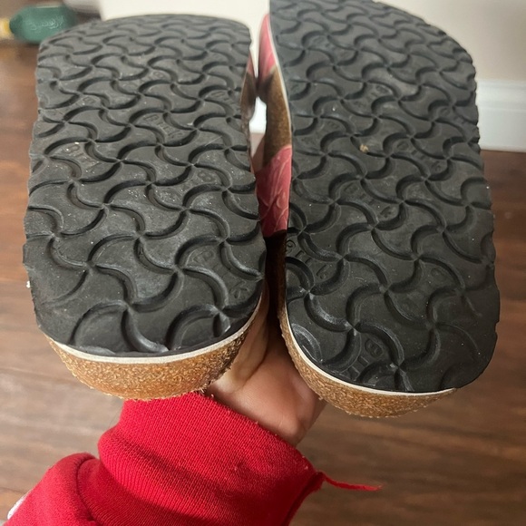 Birkis by Birkenstock Salina Pinkish coral Sandals - Size 8. - Picture 9 of 10